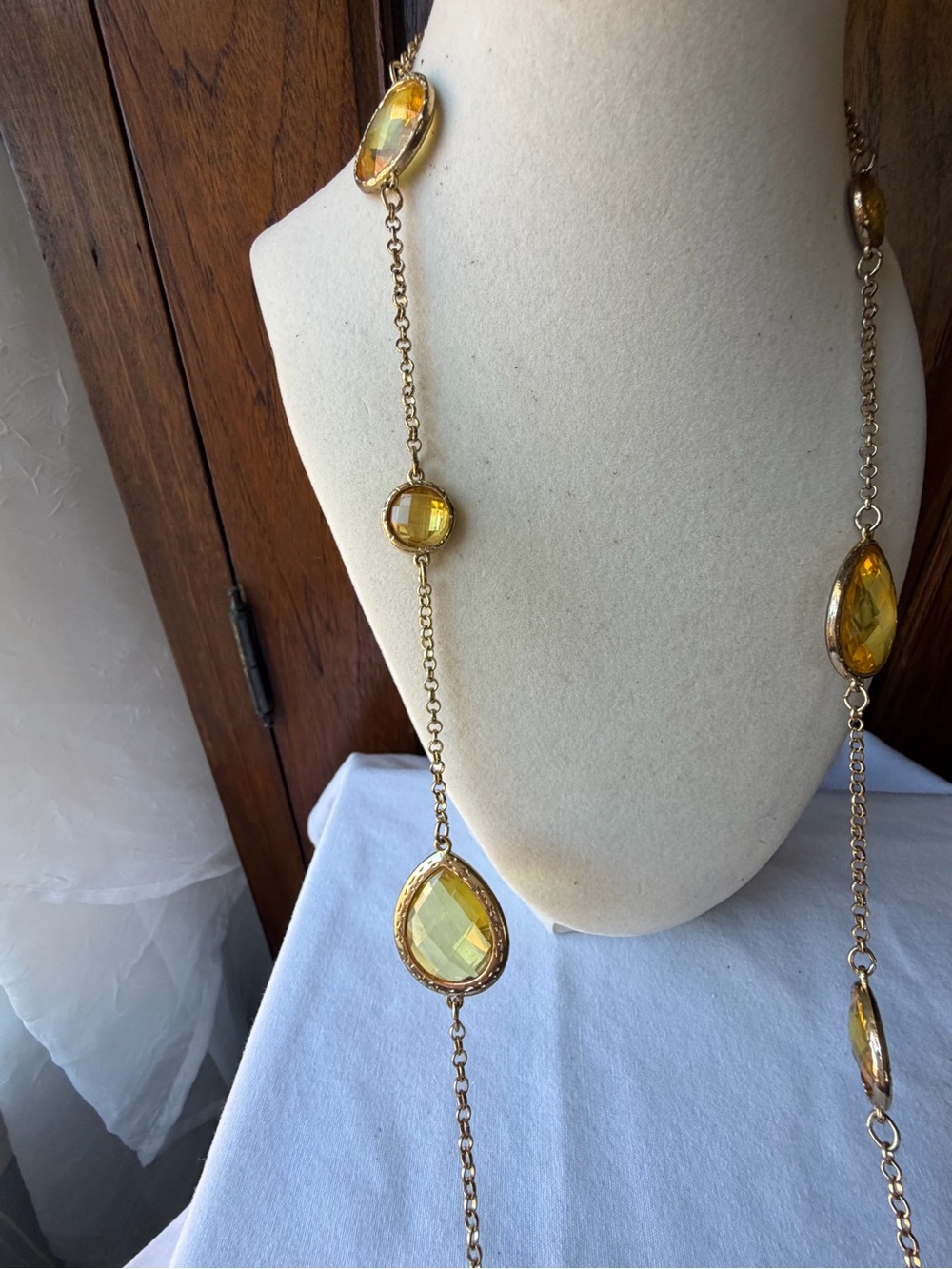 Long Gold Tone Station Necklace Amber Yellow Faceted Acrylic Stones - Picture 2 of 9